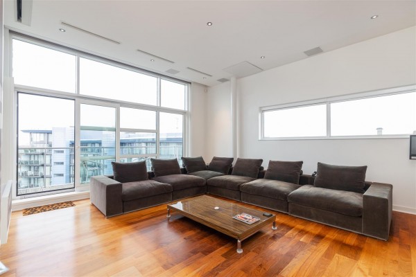 2 Bedroom Flat For Sale In Chelsea Bridge Wharf Flats In